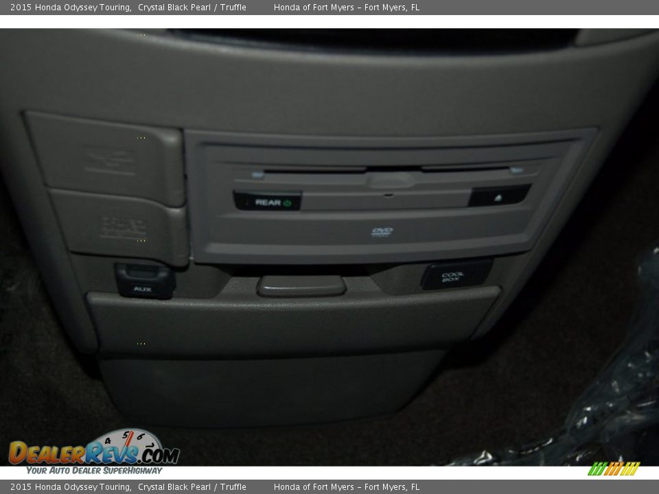 2015 Honda Odyssey Touring Crystal Black Pearl / Truffle Photo #16