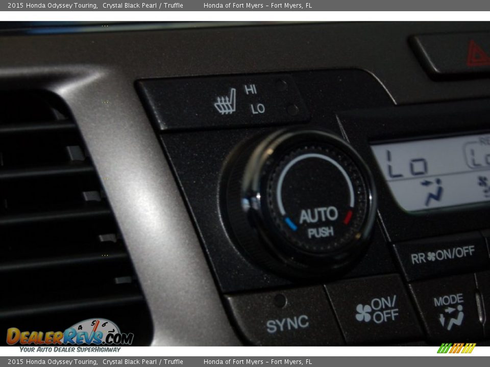 2015 Honda Odyssey Touring Crystal Black Pearl / Truffle Photo #20