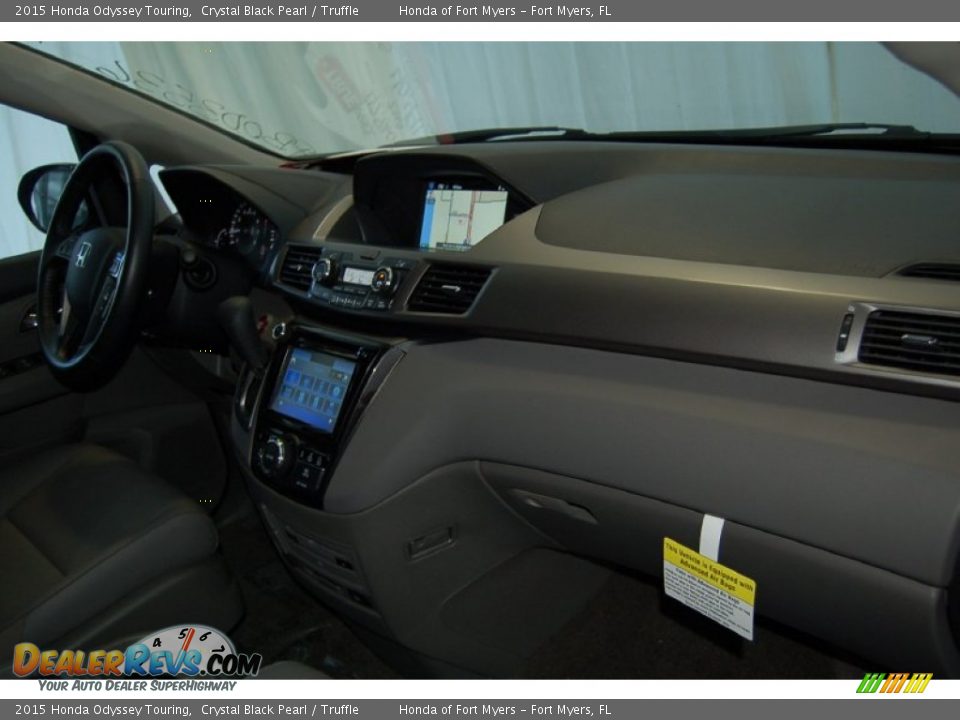 2015 Honda Odyssey Touring Crystal Black Pearl / Truffle Photo #29