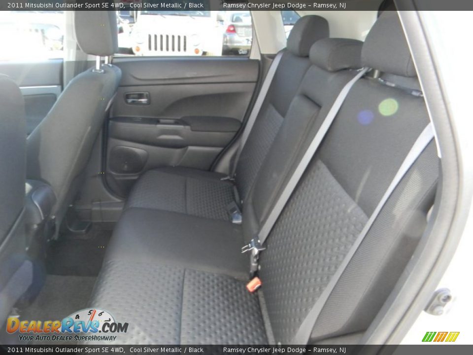 2011 Mitsubishi Outlander Sport SE 4WD Cool Silver Metallic / Black Photo #10