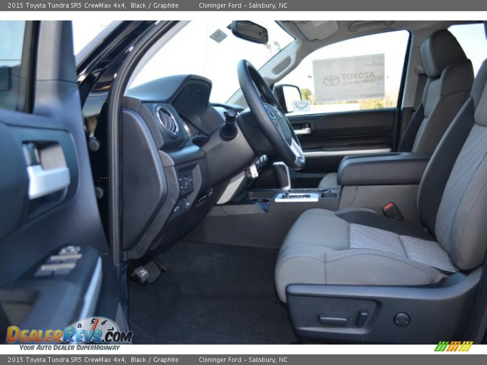 Graphite Interior - 2015 Toyota Tundra SR5 CrewMax 4x4 Photo #6