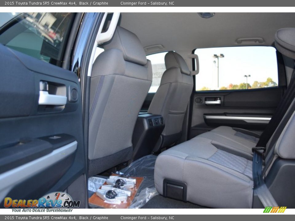 Rear Seat of 2015 Toyota Tundra SR5 CrewMax 4x4 Photo #9