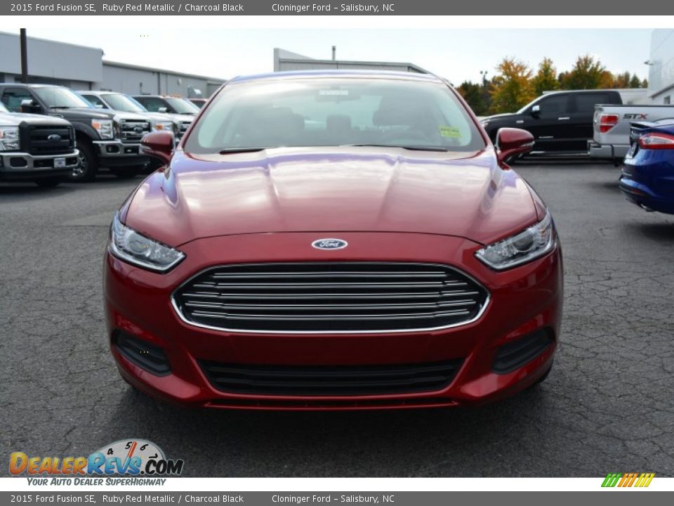 2015 Ford Fusion SE Ruby Red Metallic / Charcoal Black Photo #4