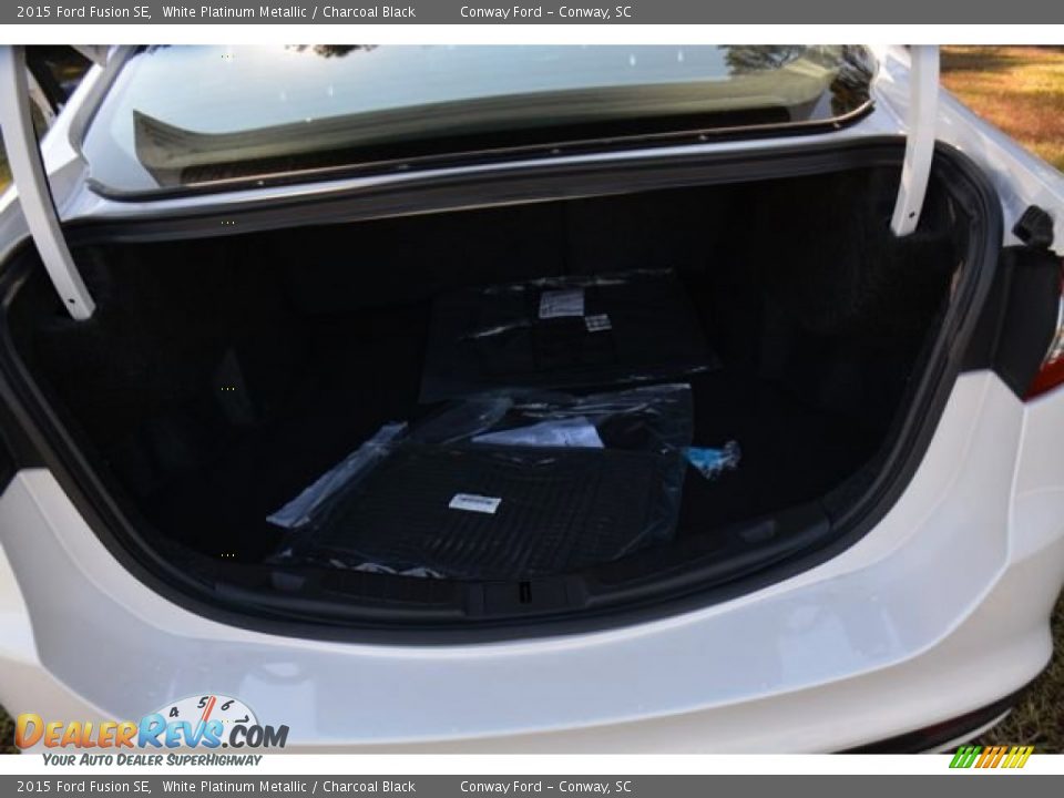 2015 Ford Fusion SE White Platinum Metallic / Charcoal Black Photo #16