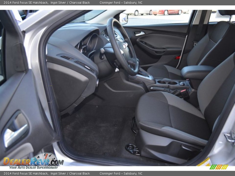 2014 Ford Focus SE Hatchback Ingot Silver / Charcoal Black Photo #6