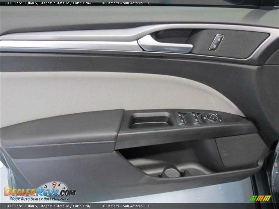 2015 Ford Fusion S Magnetic Metallic / Earth Gray Photo #12