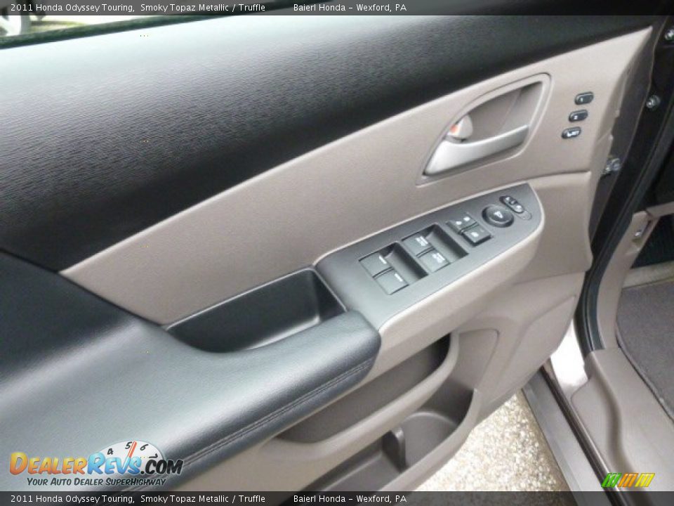 2011 Honda Odyssey Touring Smoky Topaz Metallic / Truffle Photo #19
