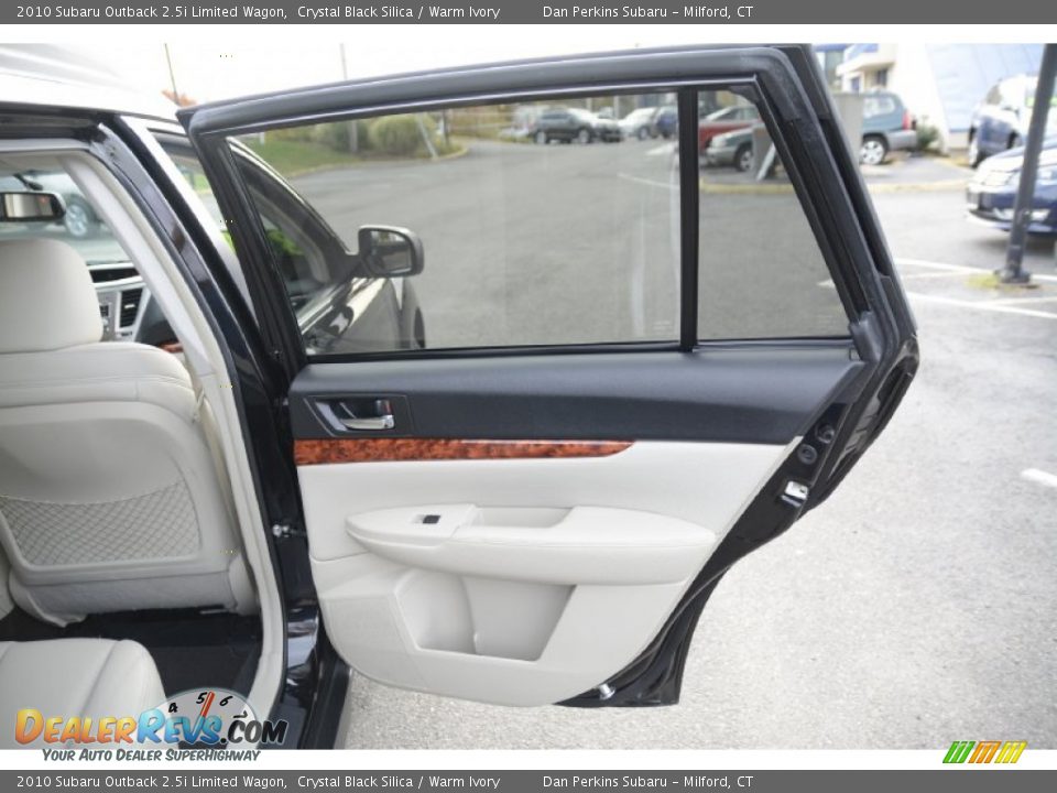 2010 Subaru Outback 2.5i Limited Wagon Crystal Black Silica / Warm Ivory Photo #18
