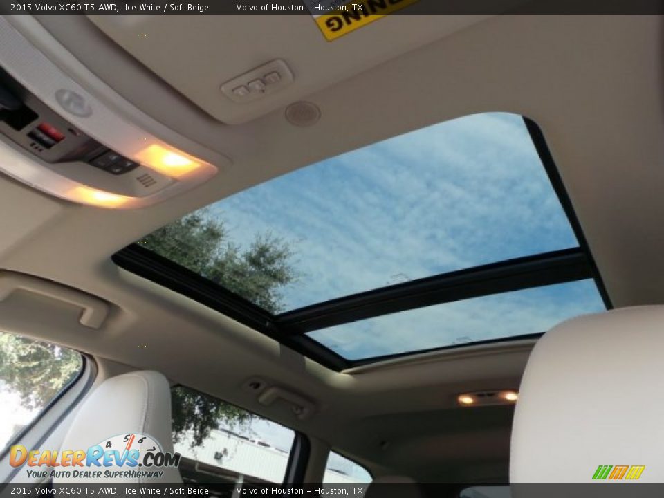 2015 Volvo XC60 T5 AWD Ice White / Soft Beige Photo #16