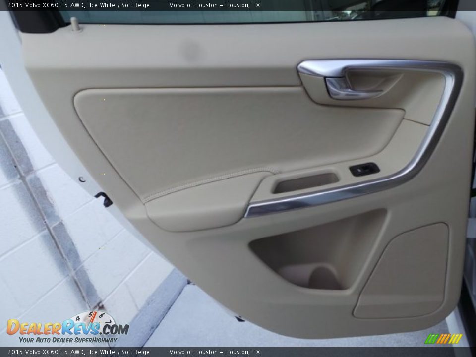 2015 Volvo XC60 T5 AWD Ice White / Soft Beige Photo #23