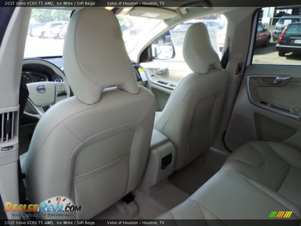 2015 Volvo XC60 T5 AWD Ice White / Soft Beige Photo #24