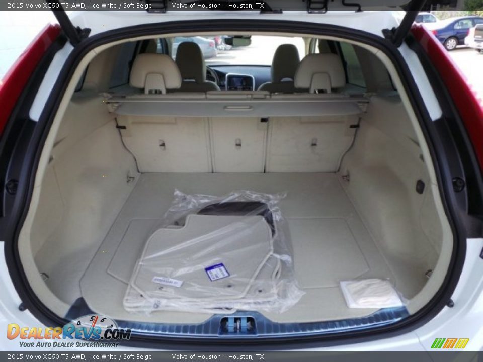 2015 Volvo XC60 T5 AWD Ice White / Soft Beige Photo #28