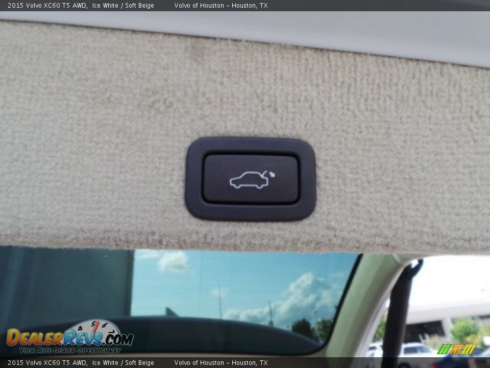 2015 Volvo XC60 T5 AWD Ice White / Soft Beige Photo #29