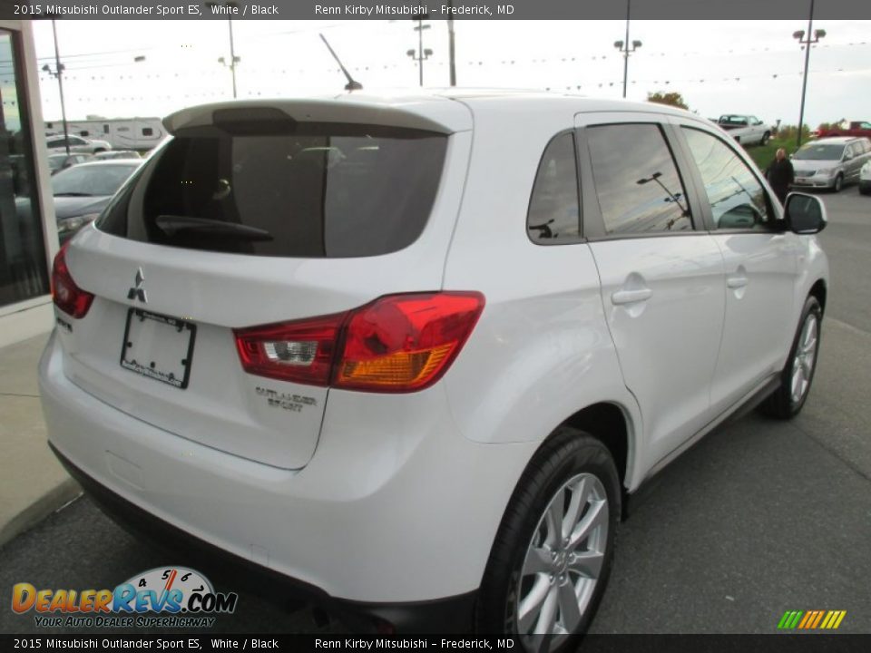 2015 Mitsubishi Outlander Sport ES White / Black Photo #7
