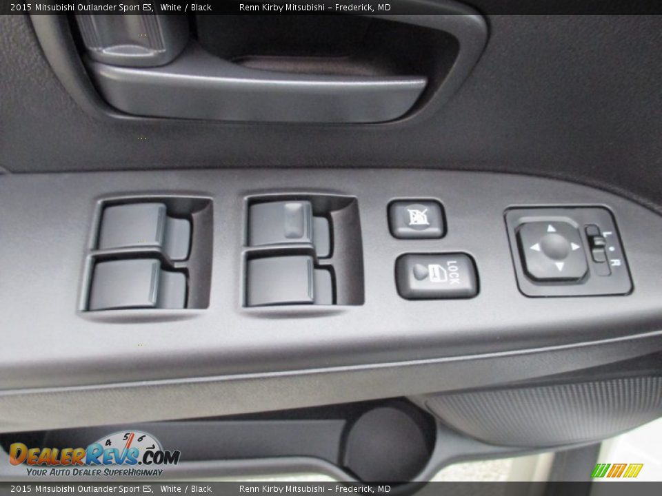 2015 Mitsubishi Outlander Sport ES White / Black Photo #12