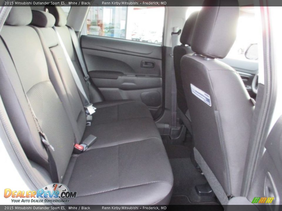 2015 Mitsubishi Outlander Sport ES White / Black Photo #23