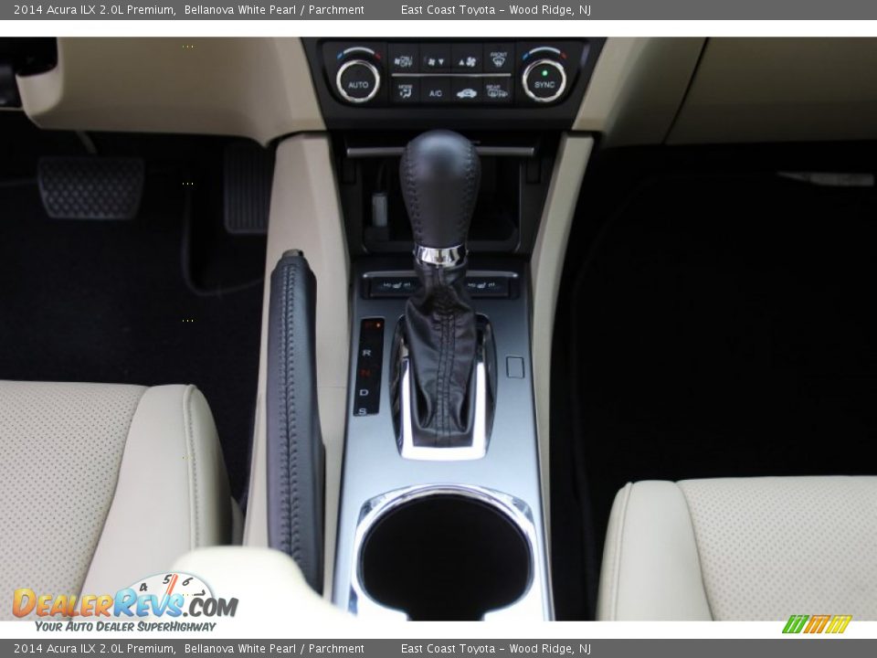 2014 Acura ILX 2.0L Premium Bellanova White Pearl / Parchment Photo #17