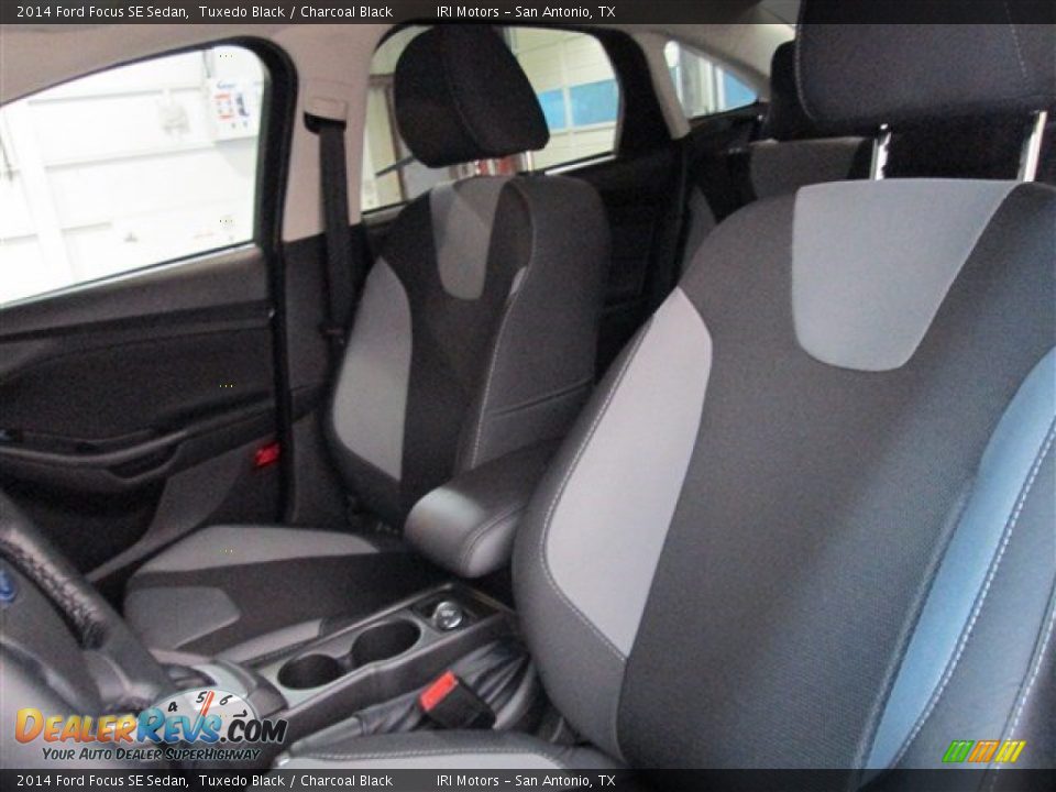 2014 Ford Focus SE Sedan Tuxedo Black / Charcoal Black Photo #9