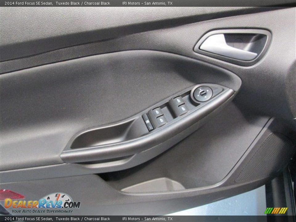 2014 Ford Focus SE Sedan Tuxedo Black / Charcoal Black Photo #13
