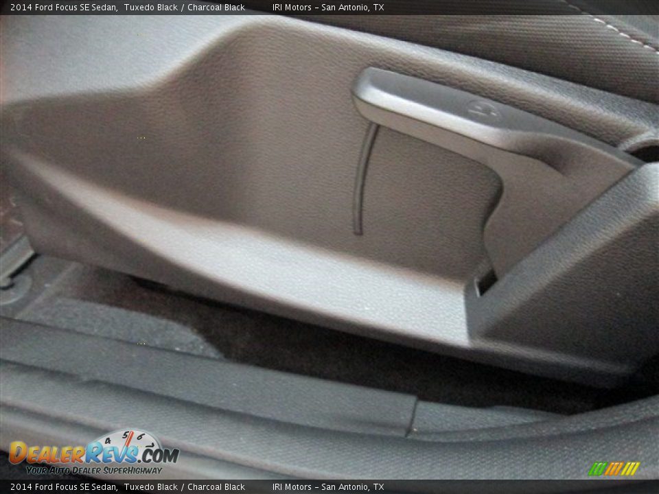 2014 Ford Focus SE Sedan Tuxedo Black / Charcoal Black Photo #15