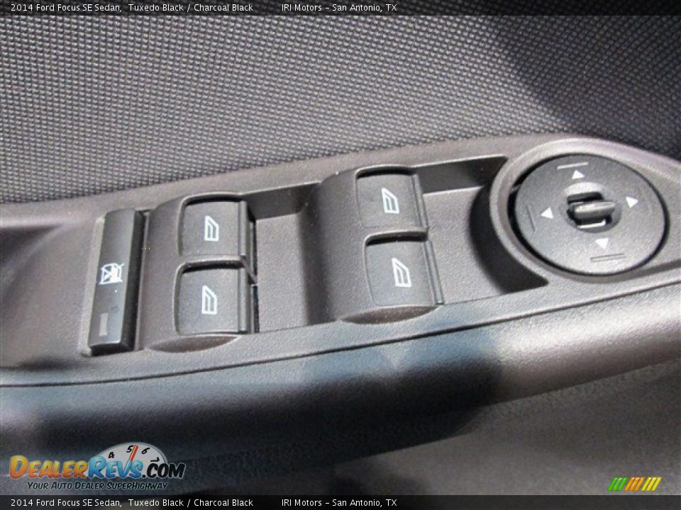 2014 Ford Focus SE Sedan Tuxedo Black / Charcoal Black Photo #21