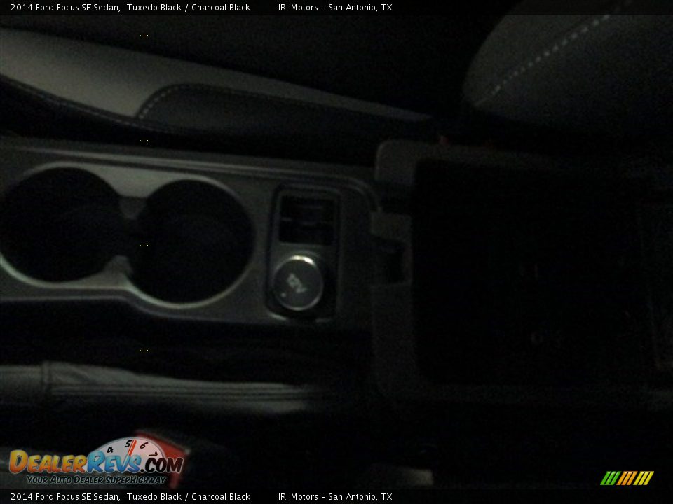 2014 Ford Focus SE Sedan Tuxedo Black / Charcoal Black Photo #22