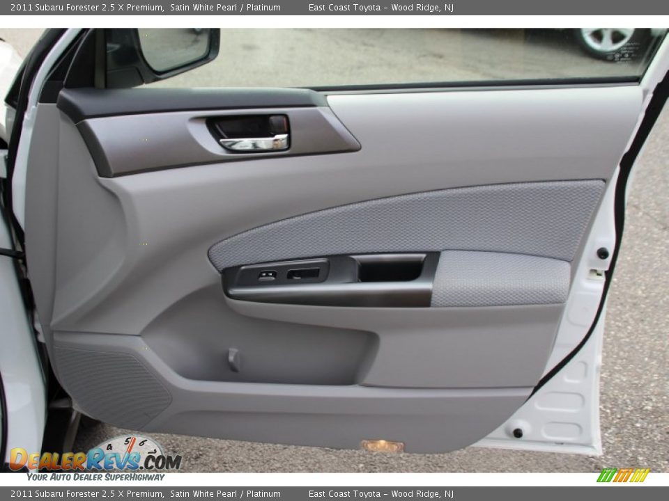 2011 Subaru Forester 2.5 X Premium Satin White Pearl / Platinum Photo #25
