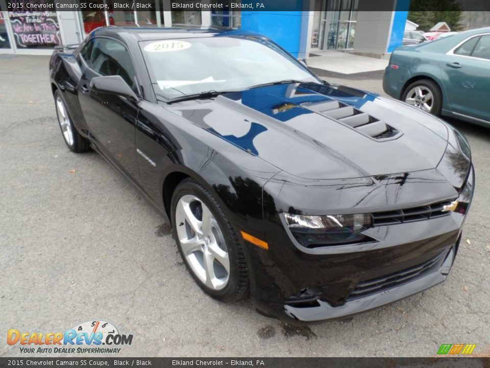 Front 3/4 View of 2015 Chevrolet Camaro SS Coupe Photo #8