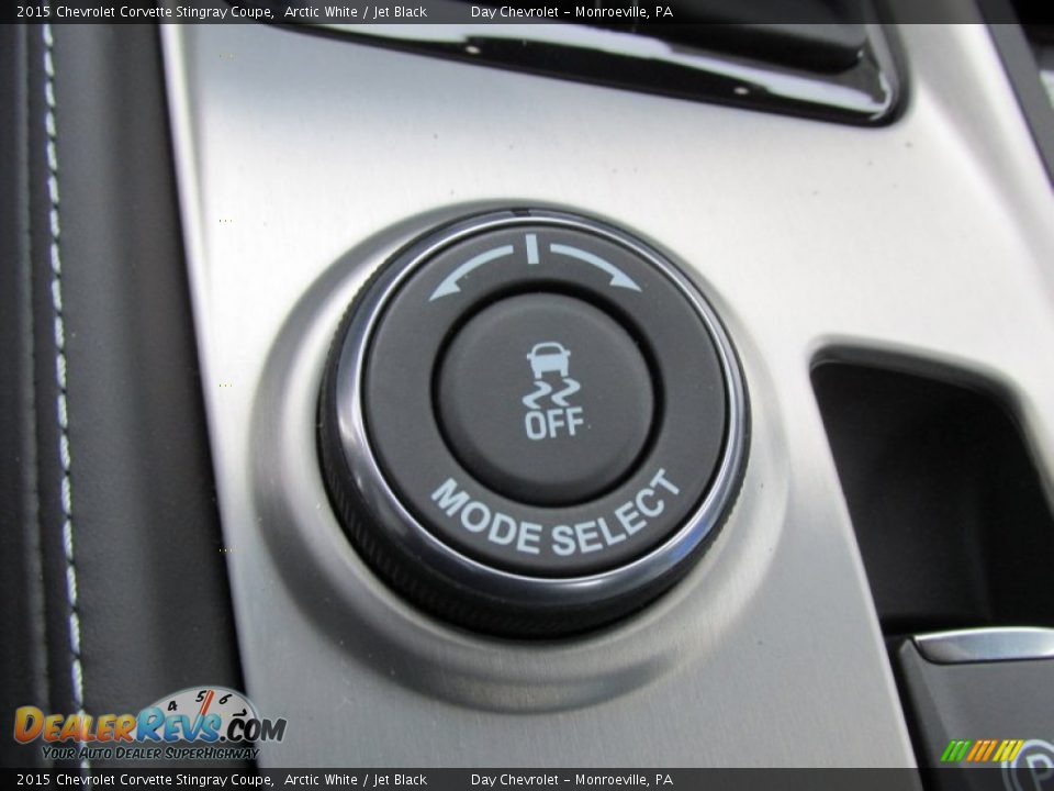 Controls of 2015 Chevrolet Corvette Stingray Coupe Photo #15
