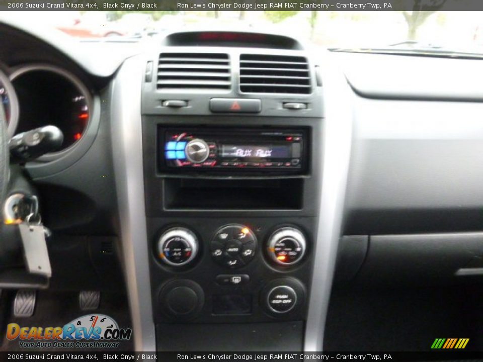 2006 Suzuki Grand Vitara 4x4 Black Onyx / Black Photo #16
