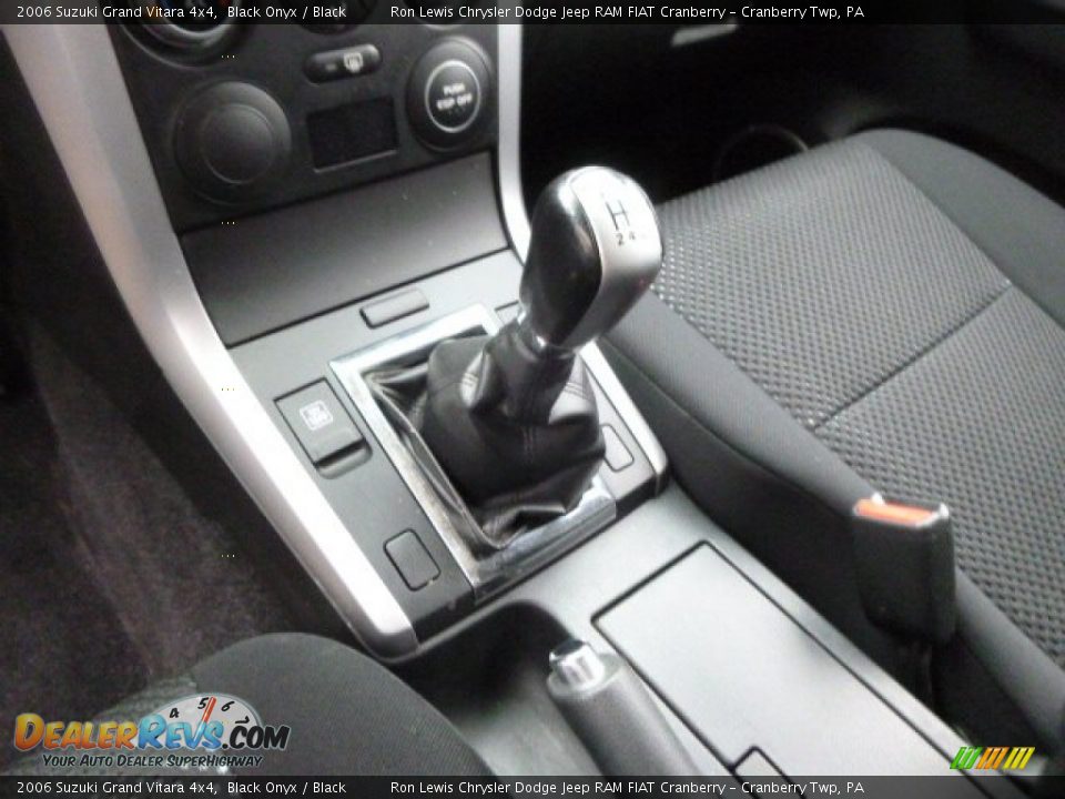 2006 Suzuki Grand Vitara 4x4 Black Onyx / Black Photo #17