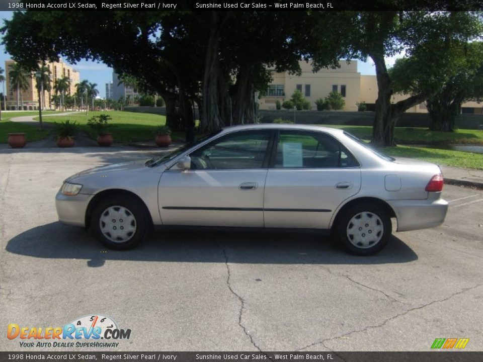 1998 Honda Accord LX Sedan Regent Silver Pearl / Ivory Photo #2