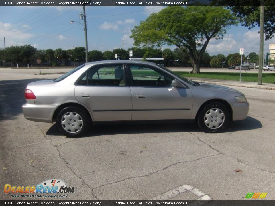 1998 Honda Accord LX Sedan Regent Silver Pearl / Ivory Photo #5