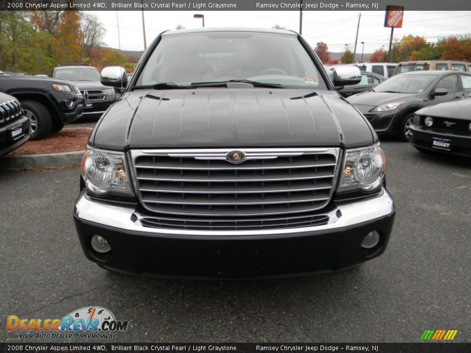 2008 Chrysler Aspen Limited 4WD Brilliant Black Crystal Pearl / Light Graystone Photo #2