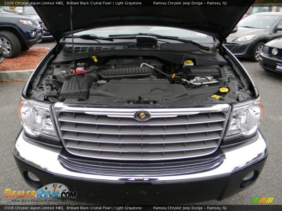 2008 Chrysler Aspen Limited 4WD Brilliant Black Crystal Pearl / Light Graystone Photo #3
