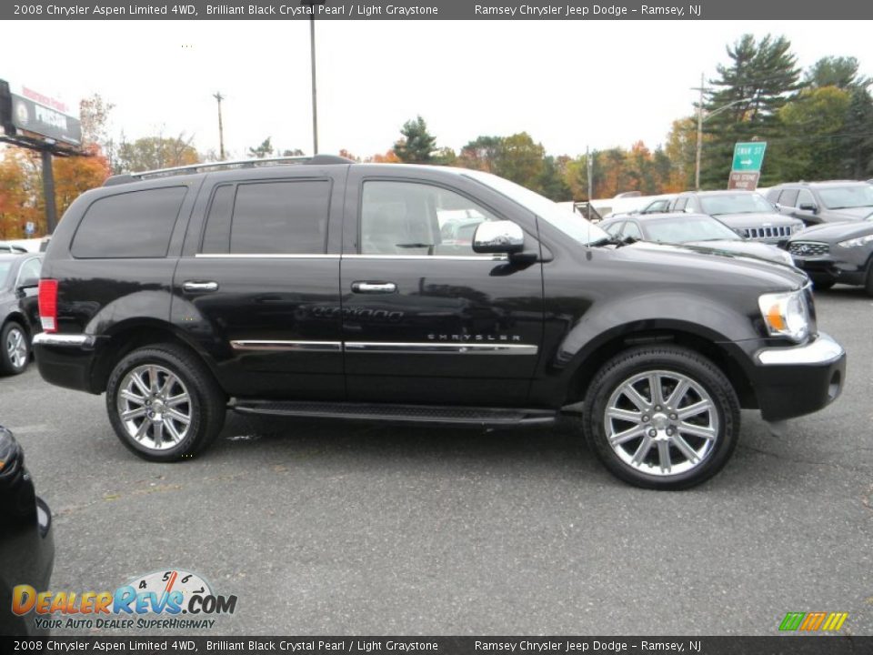 2008 Chrysler Aspen Limited 4WD Brilliant Black Crystal Pearl / Light Graystone Photo #5
