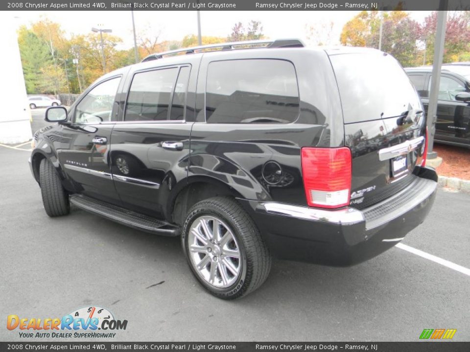 2008 Chrysler Aspen Limited 4WD Brilliant Black Crystal Pearl / Light Graystone Photo #9