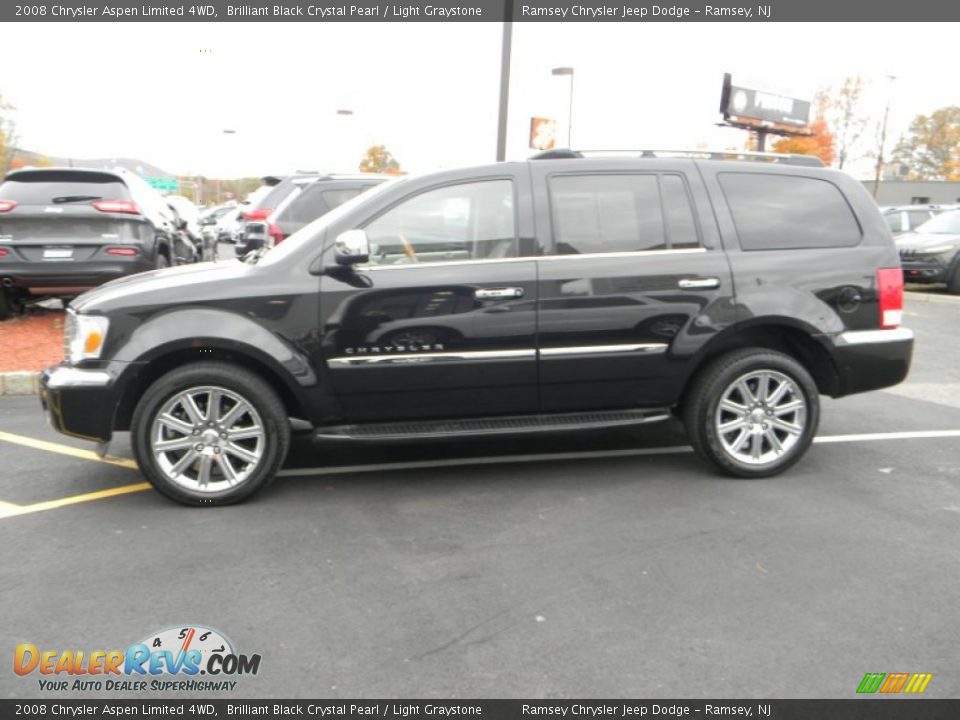 2008 Chrysler Aspen Limited 4WD Brilliant Black Crystal Pearl / Light Graystone Photo #10