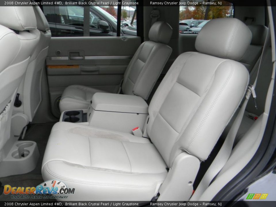 2008 Chrysler Aspen Limited 4WD Brilliant Black Crystal Pearl / Light Graystone Photo #12