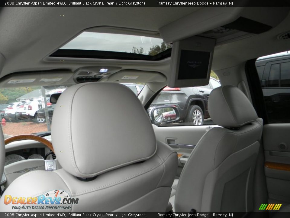 2008 Chrysler Aspen Limited 4WD Brilliant Black Crystal Pearl / Light Graystone Photo #13