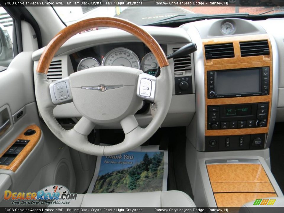 2008 Chrysler Aspen Limited 4WD Brilliant Black Crystal Pearl / Light Graystone Photo #14