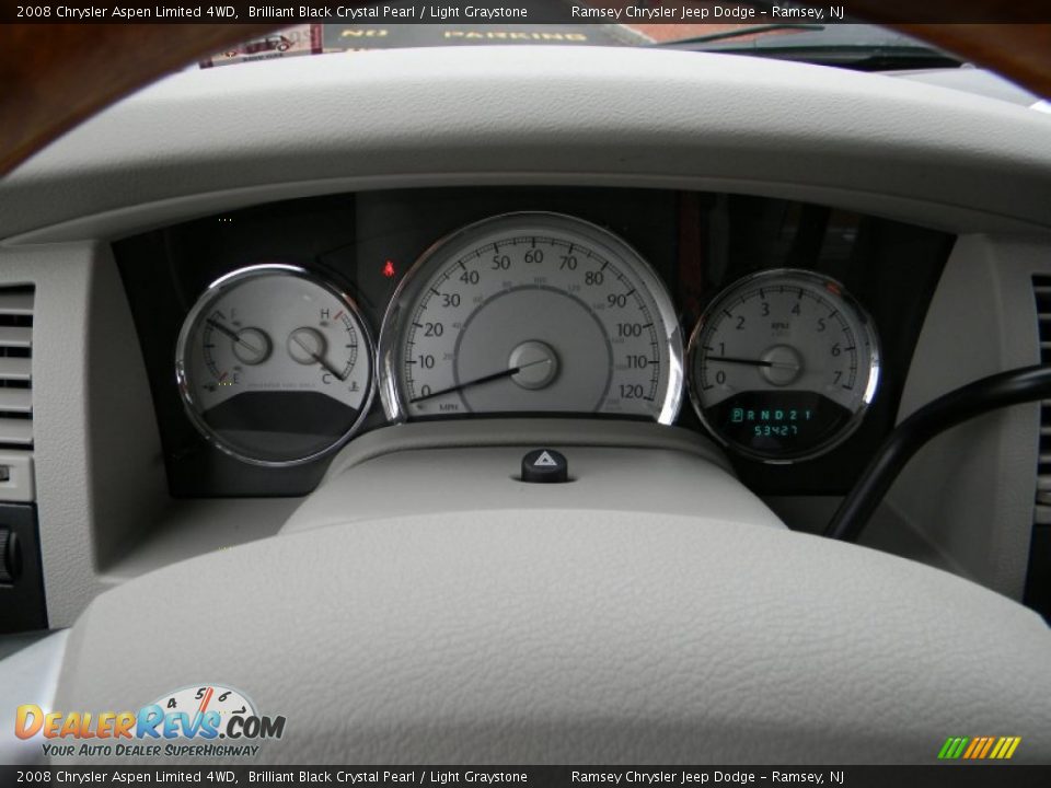 2008 Chrysler Aspen Limited 4WD Brilliant Black Crystal Pearl / Light Graystone Photo #16