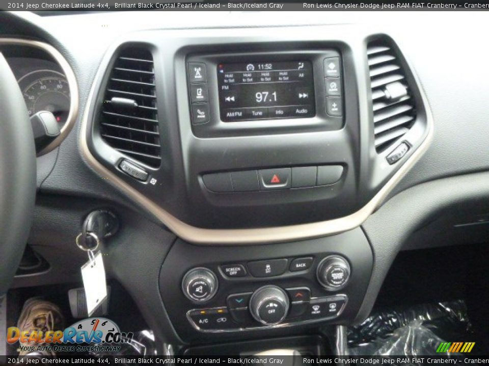 2014 Jeep Cherokee Latitude 4x4 Brilliant Black Crystal Pearl / Iceland - Black/Iceland Gray Photo #16