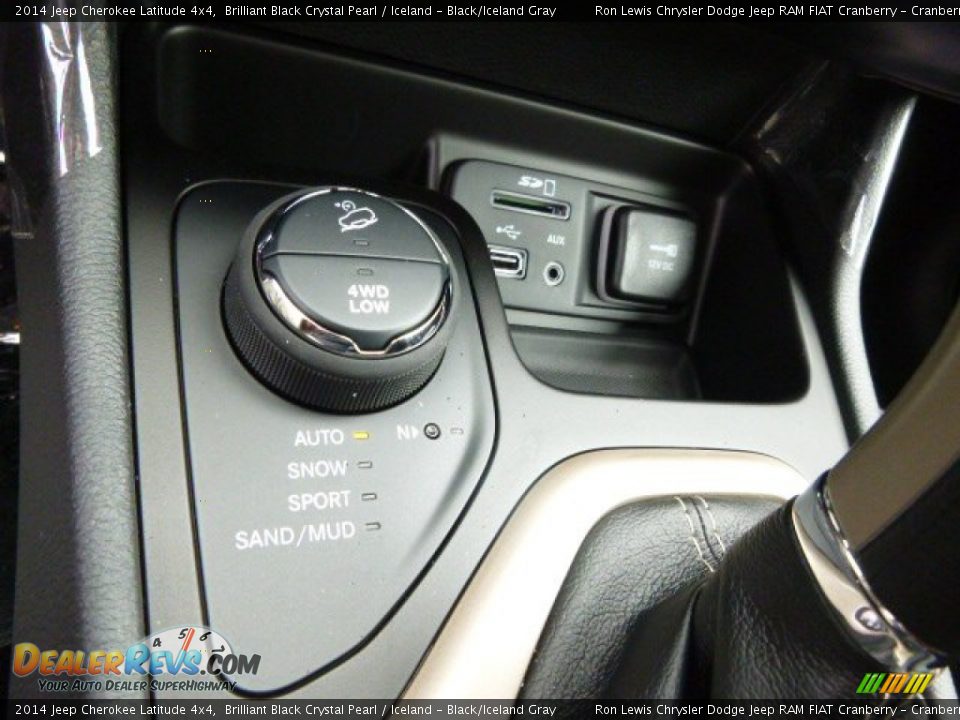 2014 Jeep Cherokee Latitude 4x4 Brilliant Black Crystal Pearl / Iceland - Black/Iceland Gray Photo #18