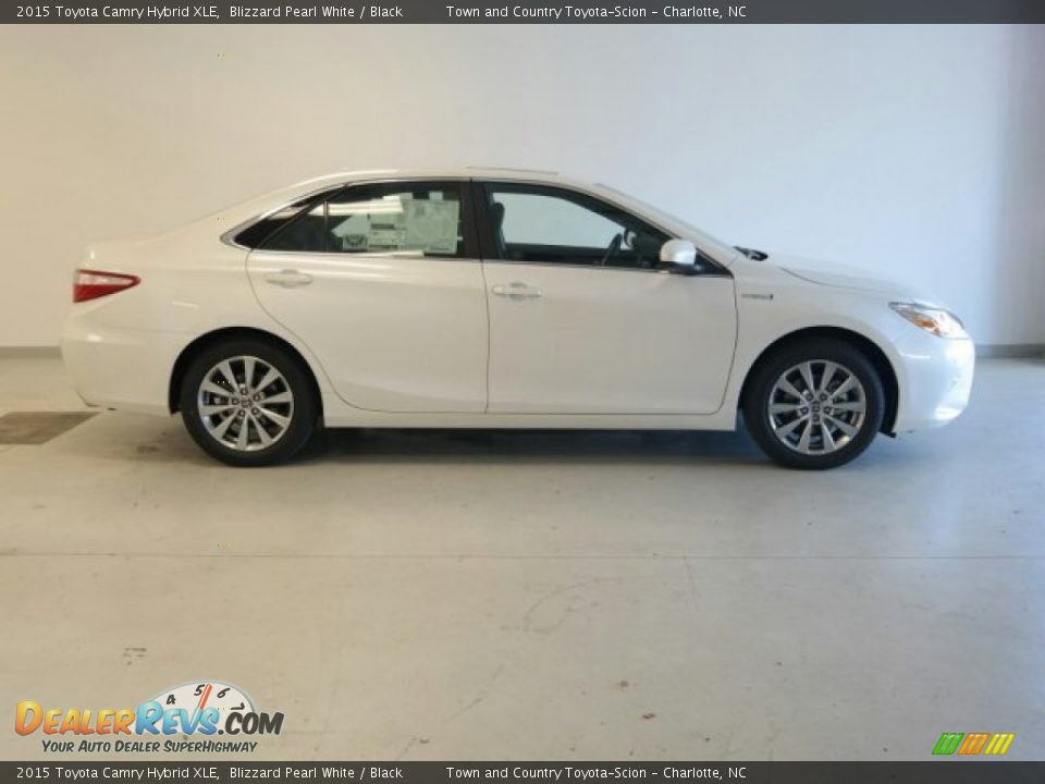 2015 Toyota Camry Hybrid XLE Blizzard Pearl White / Black Photo #1