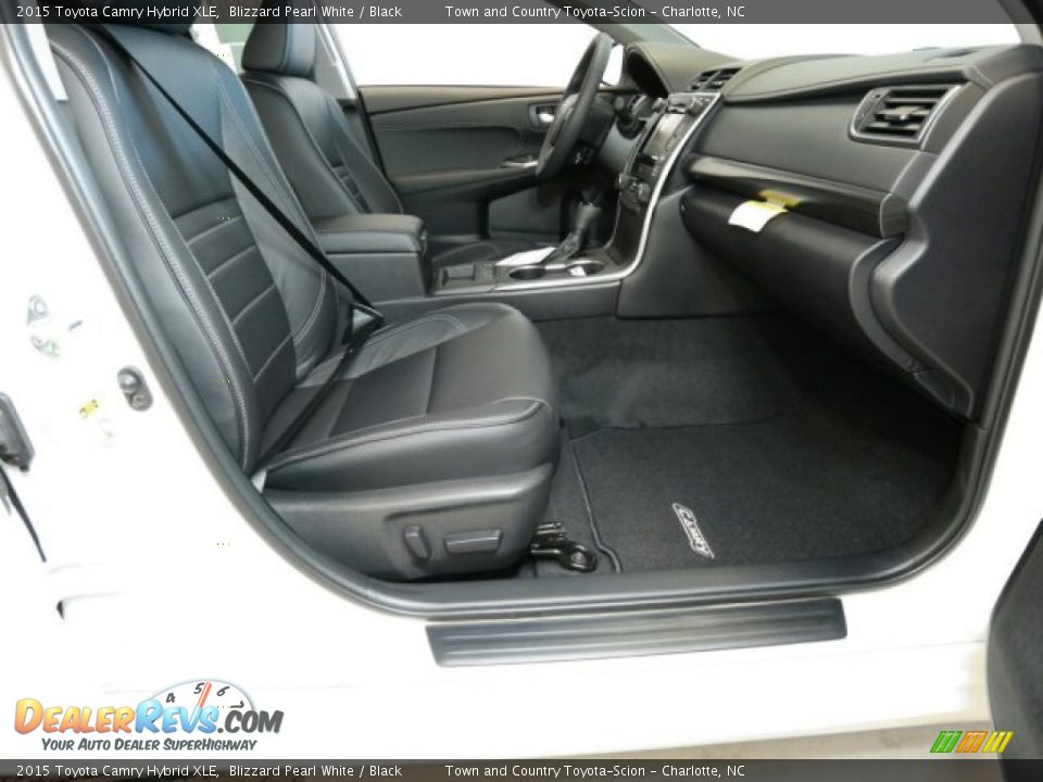 2015 Toyota Camry Hybrid XLE Blizzard Pearl White / Black Photo #9