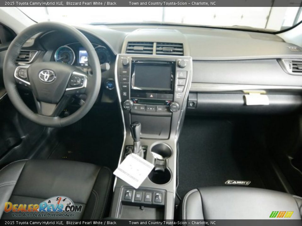 2015 Toyota Camry Hybrid XLE Blizzard Pearl White / Black Photo #11