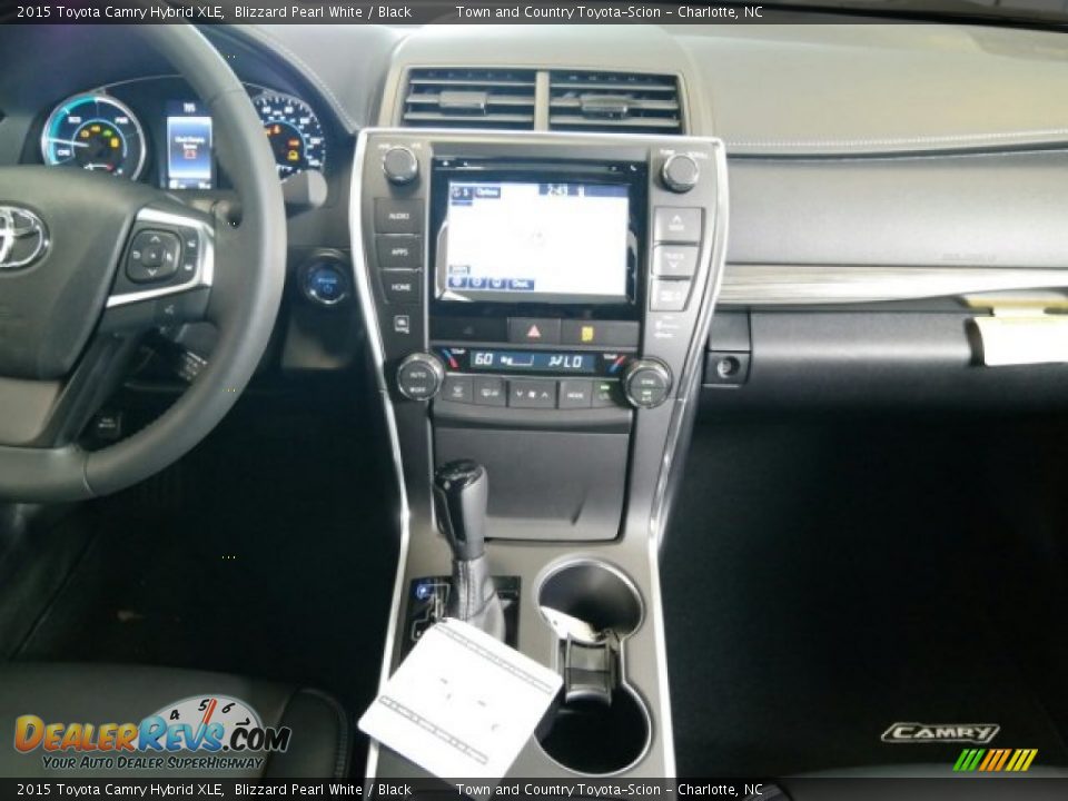 2015 Toyota Camry Hybrid XLE Blizzard Pearl White / Black Photo #13