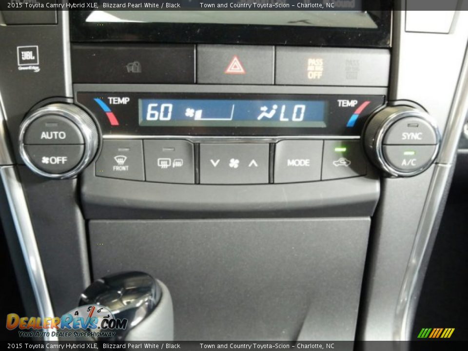 2015 Toyota Camry Hybrid XLE Blizzard Pearl White / Black Photo #18