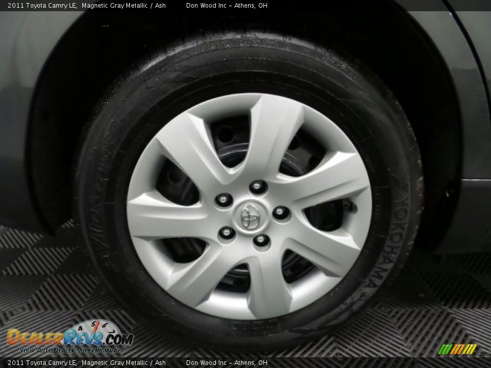 2011 Toyota Camry LE Magnetic Gray Metallic / Ash Photo #9